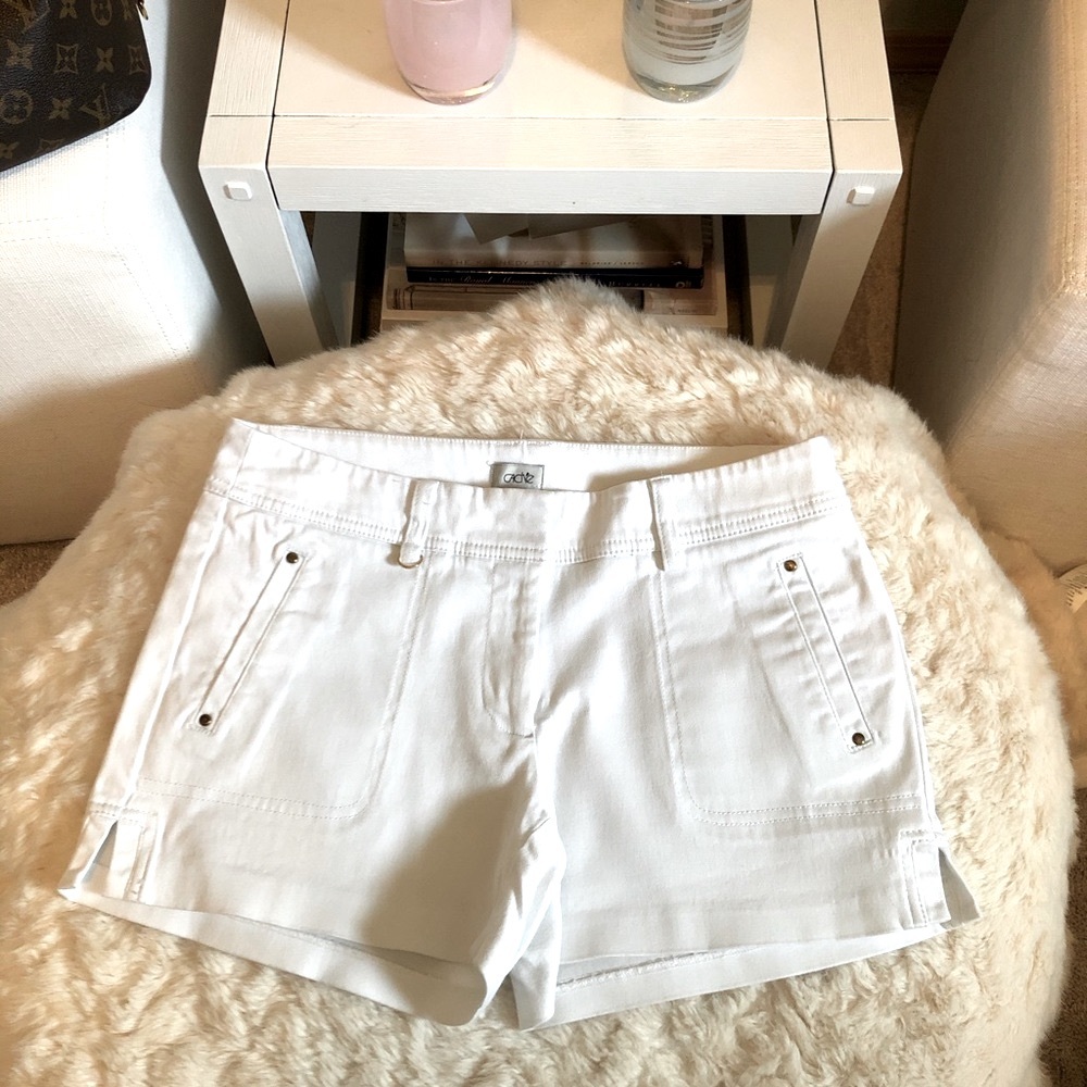 ⭐️FINAL PRICE DROP⭐️ Cache Shorts.   White, Size 6.